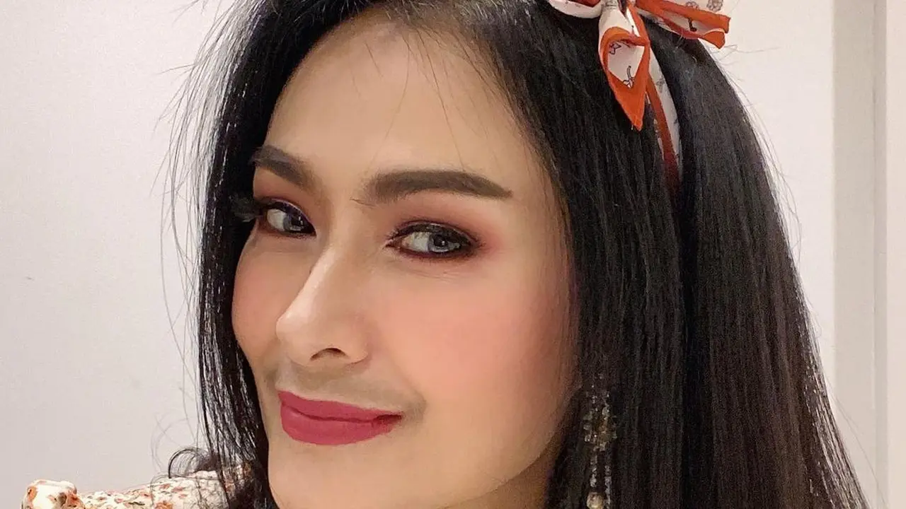Iis Dahlia. (Foto: Instagram @isdadahlia)