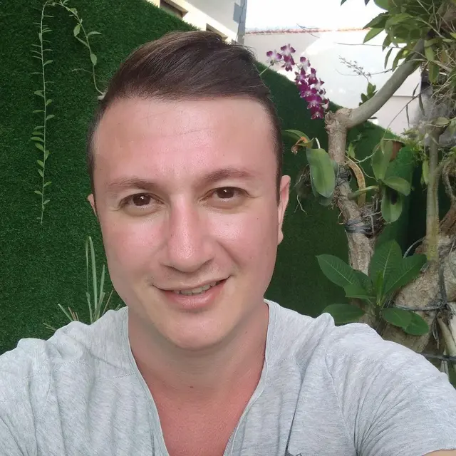 6 Potret İdris Bozkurt, Kekasih Bule Lucinta Luna yang Curi Perhatian