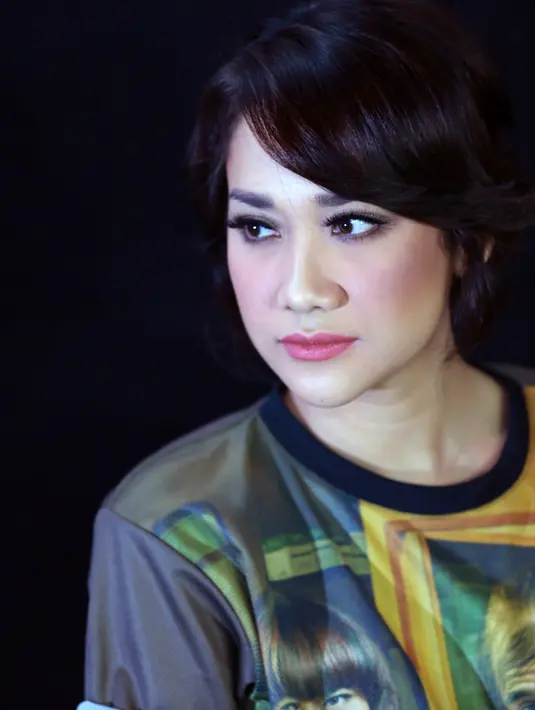 BCL saat launching trailer film My Stupid Boss, XXI Kemang Village, Kemang, Jakarta Selatan, Kamis (14/4)mengaku bahwa dalam film komedi situasi ini merupakan pertaruhan aktingnya. (Adrian Putra/Bintang.com)