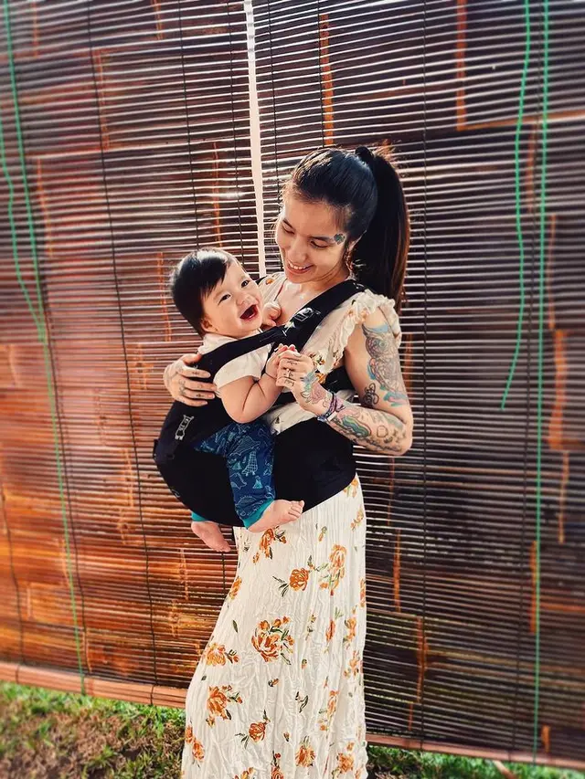 Sheila Marcia dan putranya