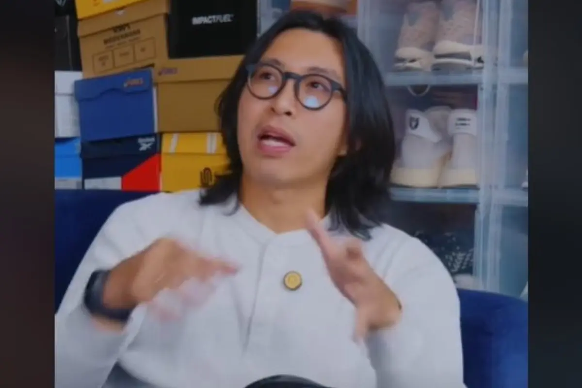 Mitos Makan Malam: Dr Tirta mengungkapkan bahwa waktu makan malam tidak menentukan berat badan. Makan malam juga tidak bikin gemuk! Pelajari pola makan yang benar untuk mencapai tujuan diet Anda!  (foto: TikTok @tirtacipeng)