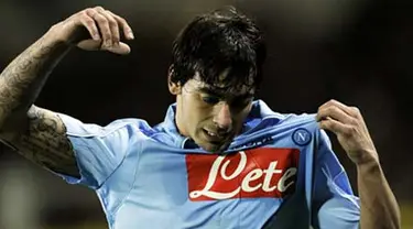 Napoli&#039;s Ezequiel Lavezzi of Argentina reacts during their Series A football match against Juventus at Turin&#039;s Olympic Stadium on February 28, 2009. AFP PHOTO/ Filippo MONTEFORTE 