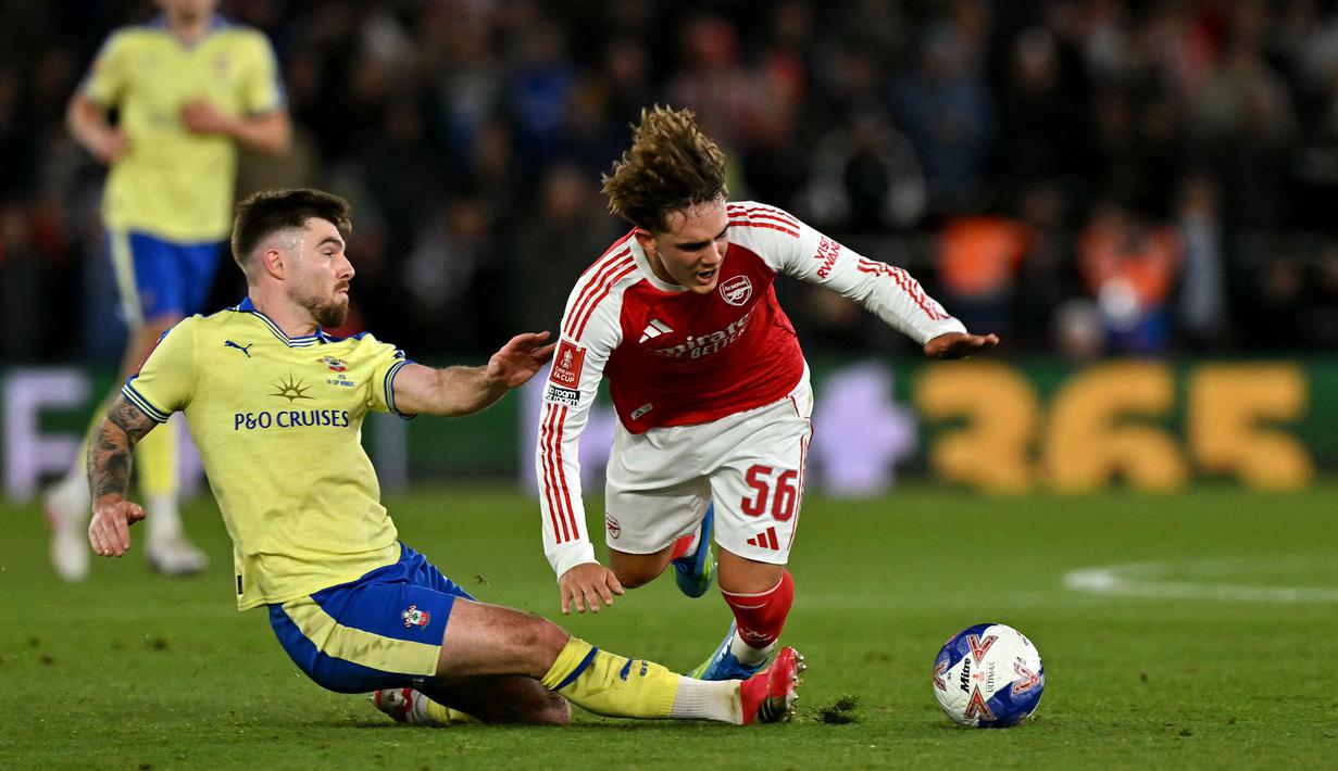 Arsenal gagal menembus babak semifinal Piala FA setelah terjegal di kandang Southampton, Sabtu (04/04/2026) waktu setempat. (AFP/Glyn Kirk)
