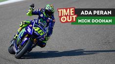Penampilan impresif Valentino Rossi pada MotoGP Aragon, ternyata tak lepas dari peran penting pebalap legendaris, Mick Doohan.
