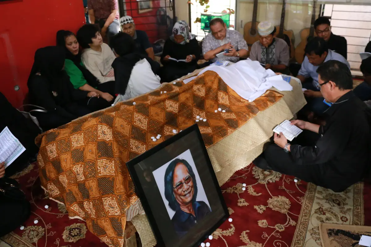 [Bintang] Yon Koeswoyo Meninggal Dunia