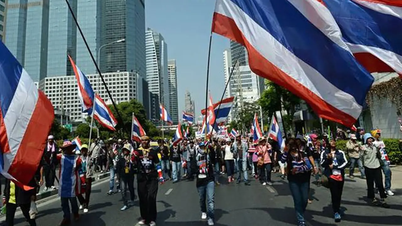 demo-thailand-140122b.jpg