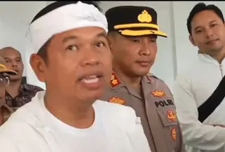 Gubernur Jabar Dedi Mulyadi jemput 13 perempuan korban TPPO. (Liputan6.com/Ola Keda)