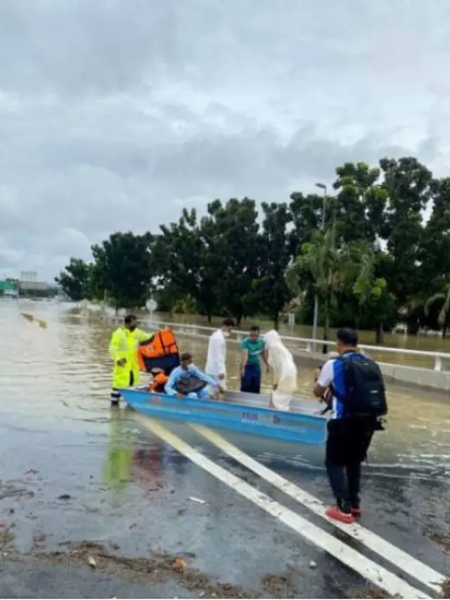 Pasangan Beda Negara Ini Hampir Gagal Menikah Gegara Banjir, Penuh Perjuangan