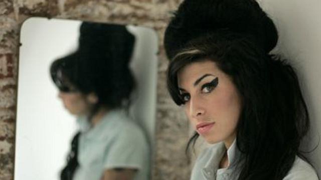Amy Winehouse Menjelma Jadi Hantu Dan Datangi Sang Ayah Global