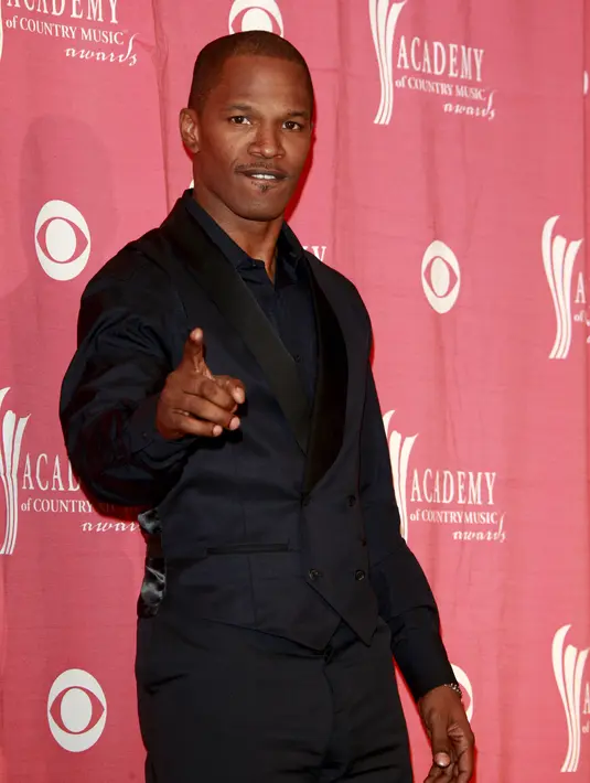 Perwakilan Katie dan Jamie secara terpisah telah mengatakan kepada Gossip Cop kalau seluruh berita yang mengatakan mereka tak ingin memulai sebuah keluarga itu tidak benar dan benar-benar tidak akurat. (Bintang/EPA)