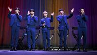 Grup ONEUS diwawancarai di Panggung Museum GRAMMY selama We Bridge di Mandalay Bay Convention Center pada 22 April 2023 di Las Vegas, Nevada. (David Becker/GETTY IMAGES NORTH AMERICA/Getty Images via AFP)