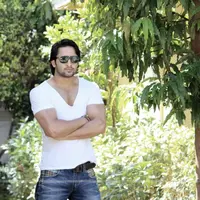 Badannya boleh kekar dan berotot, namun ketahuilah bahwa Shaheer Sheikh ternyata seorang penggemar Minions. (via india.news.com)