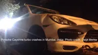 Ngebut di Jalan Gelap, Porsche Cayenne Terguling