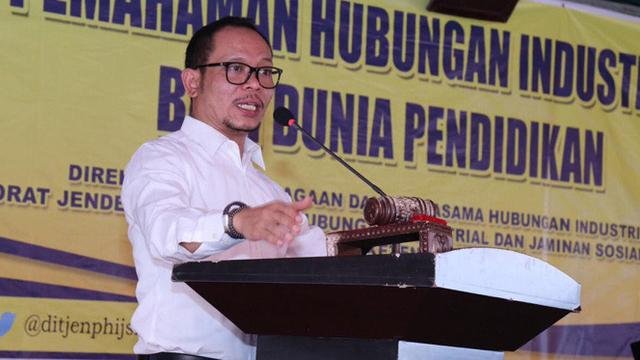 Menaker Kenalkan Hubungan Industrial Kepada Siswa SMK Bekasi
