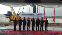 Proses peletakan batu pertama pembangunan pabrik baru Daihatsu di Karawang, Jawa Barat. (Arief/Liputan6.com)