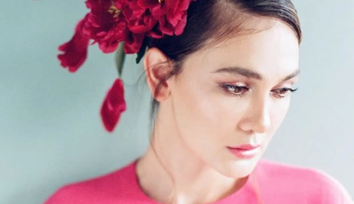 Artis cantik Luna Maya terlihat tengah menikmati liburannya di Jepang. (Liputan6.com/IG/lunamaya)