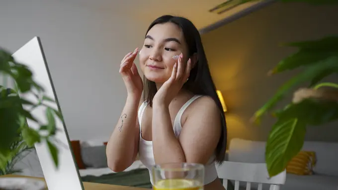 Timing Is The Key, Ini Panduan Waktu Terbaik untuk Pakai Skincare (photo by freepik.com)