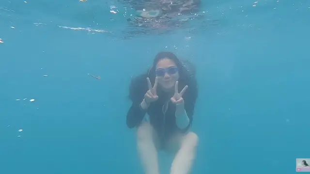 7 Momen Felicya Angelista Renang di Laut, Caesar Hito Hampir Tenggelam