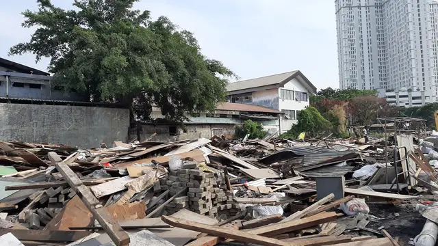 Puing-Puing Sisa Penggusuran di Sunter Jaya