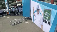 Baliho Ketua Umum Partai Kebangkitan Bangsa (PKB) Muhaimin Iskandar atau Cak Imin dalam Harlah ke-25 PKB di Solo, Jawa Tengah, Minggu (23/7/2023). (Liputan6.com/ Ady Anugrahadi)