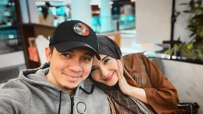 [Fimela] Irwansyah dan Zaskia Sungkar