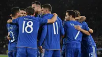 Para pemain Italia bersyukur merayakan sukses mereka lolos ke putaran final Euro 2024 setelah menahan imbang Ukraina pada lanjutan Kualifikasi Euro 2024 di Stadion BayArena, Leverkusen, Jerman, Selasa (21/11/2023) dini hari WIB.