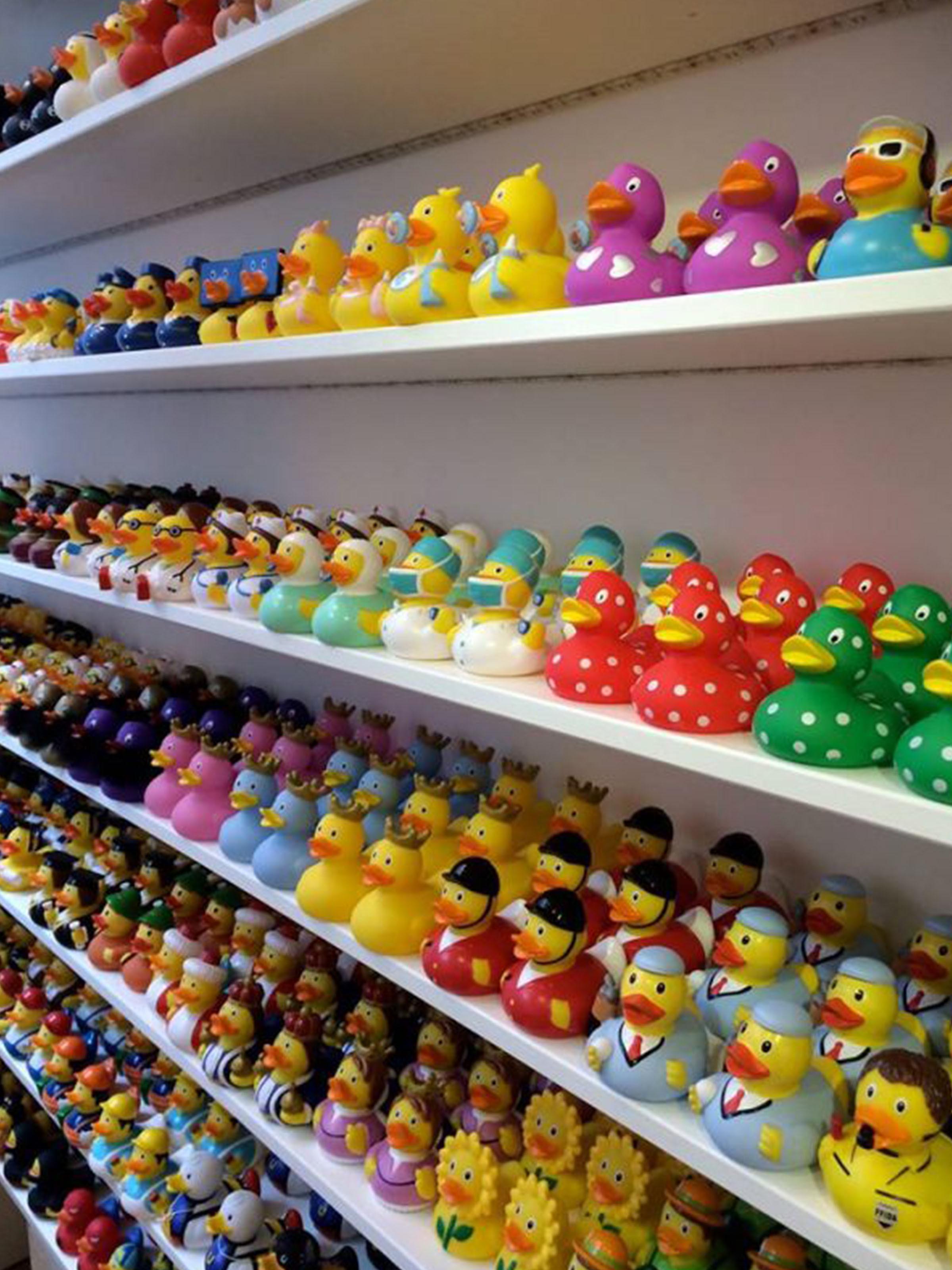 Unik Toko Ini Jual Berbagai Macam Variasi Bebek Karet Citizen6