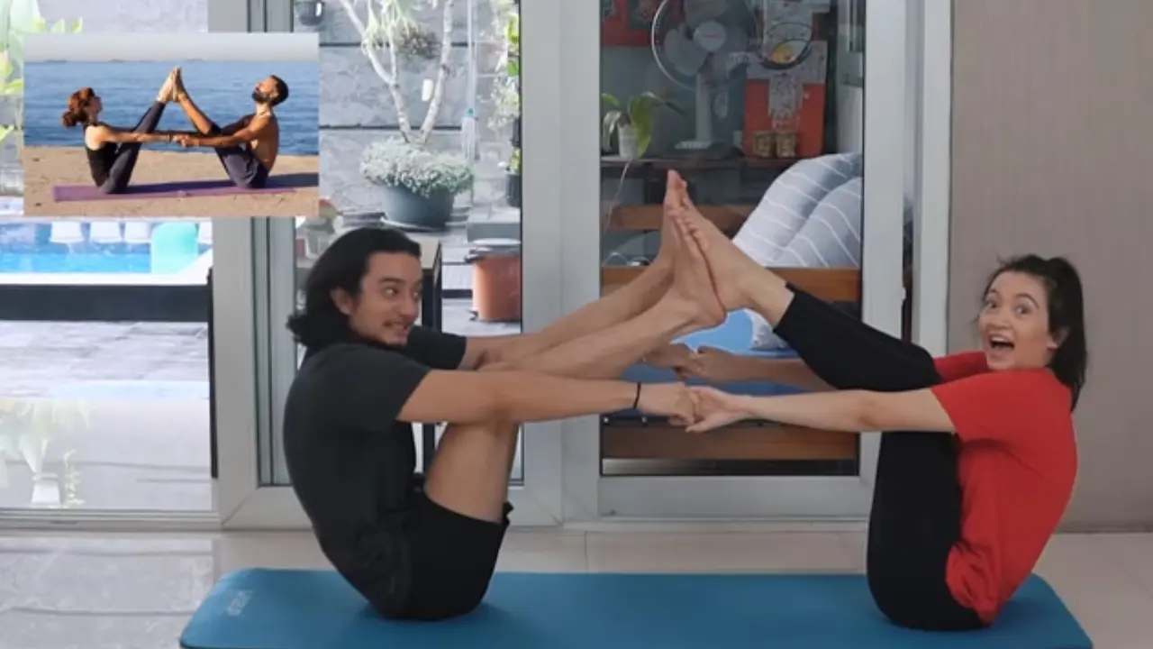 6 Momen Seru Bryan dan Megan Domani Belajar Yoga Bareng, Kompak