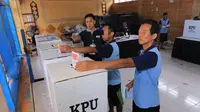 Sejumlah warga binaan di lapas dan rutan Jatim mencoblos pemilu 2024. (Istimewa)