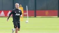 Donny Van de Beek saat menjalani latihan dengan Manchester United (twitter/manchester united)