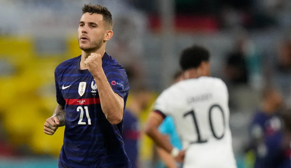 Lucas Hernandez - Bek sayap kiri Bayern Munchen ini tak dibawa Deschamps untuk mengikuti kualifikasi Piala Dunia 2022 karena mengalami cedera. Alhasil, posisinya digantikan oleh saudara kandungnya yaitu Theo Hernandez. (Foto: AFP/Matthias Schrader,pool)