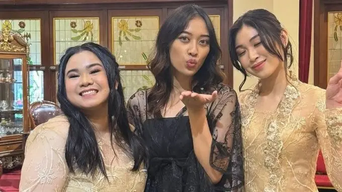 Potret Shani Eks JKT48 jadi Bridesmaid yang Mencuri Perhatian. (instagram.com/shxnishine_)