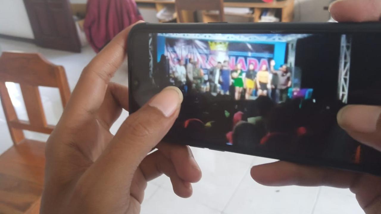 Viral Video Anggota TNI, Polisi dan Kades Joget di Konser Dangdut saat Tuban Zona Merah. (Foto: Liputan6.com/Ahmad Adirin)