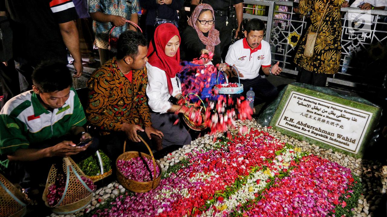 Jelajah Kebangsaan, Mahfud MD dan Romo Benny Ziarah ke Makam Gus Dur