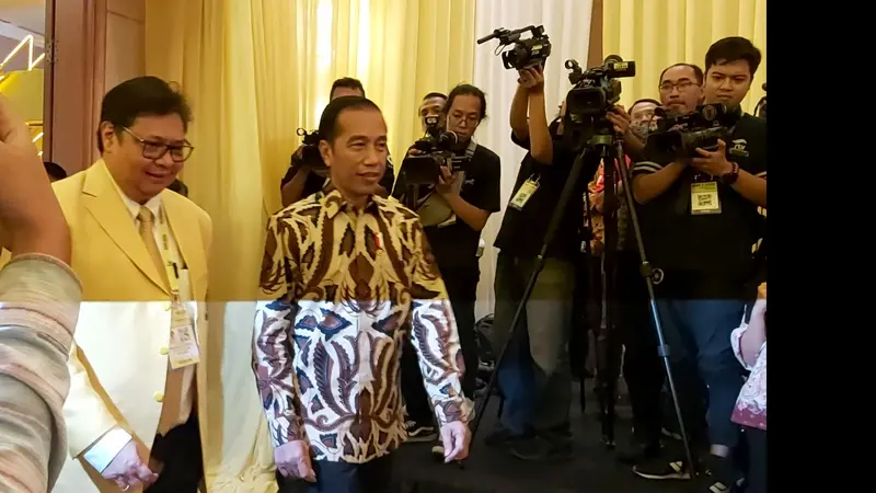 Jokowi mendatangi pembukaan Munas Golkar.