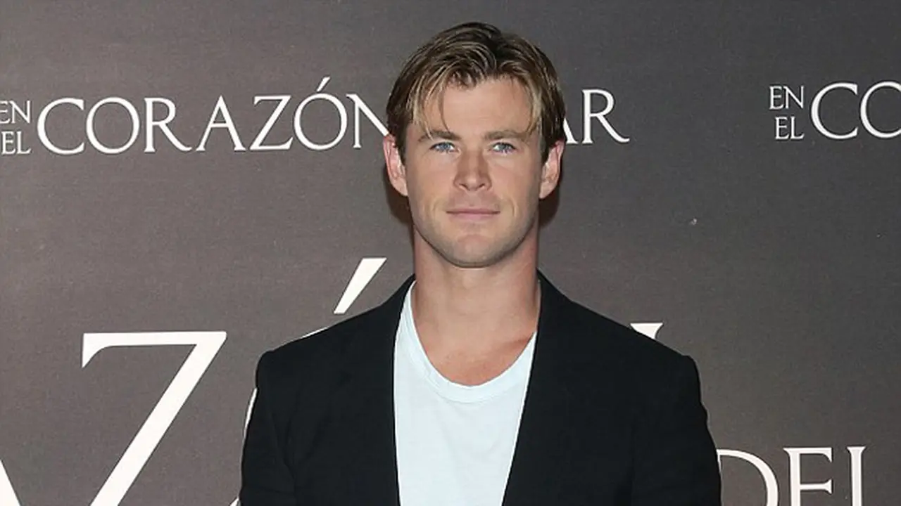 [Bintang] Chris Hemsworth