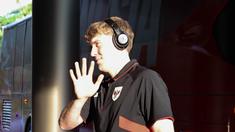 Penyerang Timnas Indonesia, Ole Romeny, tiba di Hotel Fairmont, Jakarta pada Jumat (21/3/2025).