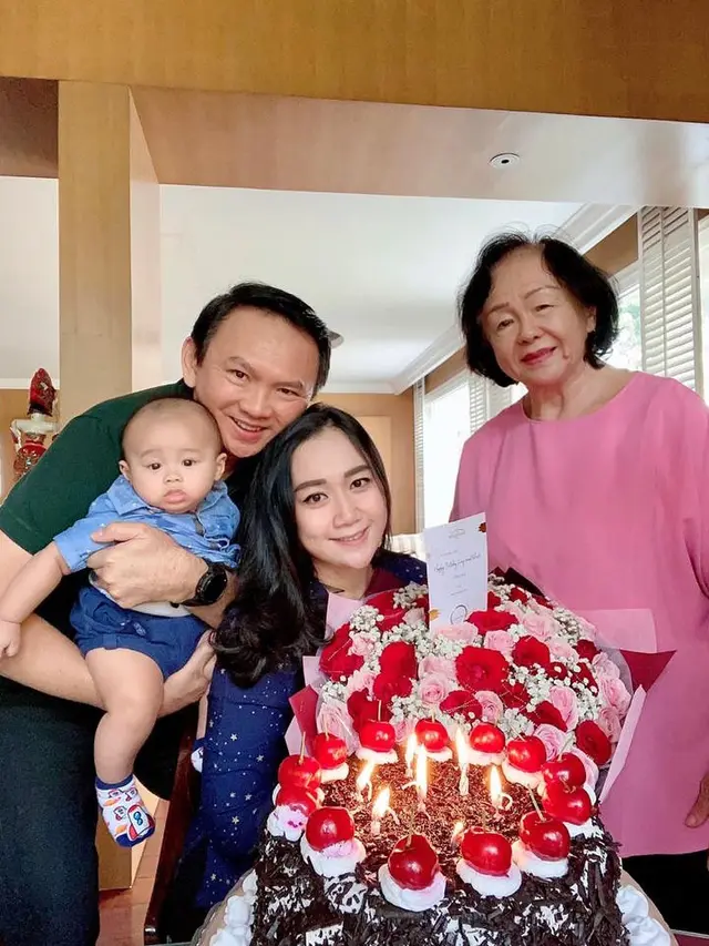 Puput Nastiti Devi dan Ahok. (Foto: Instagram @basukibtp)