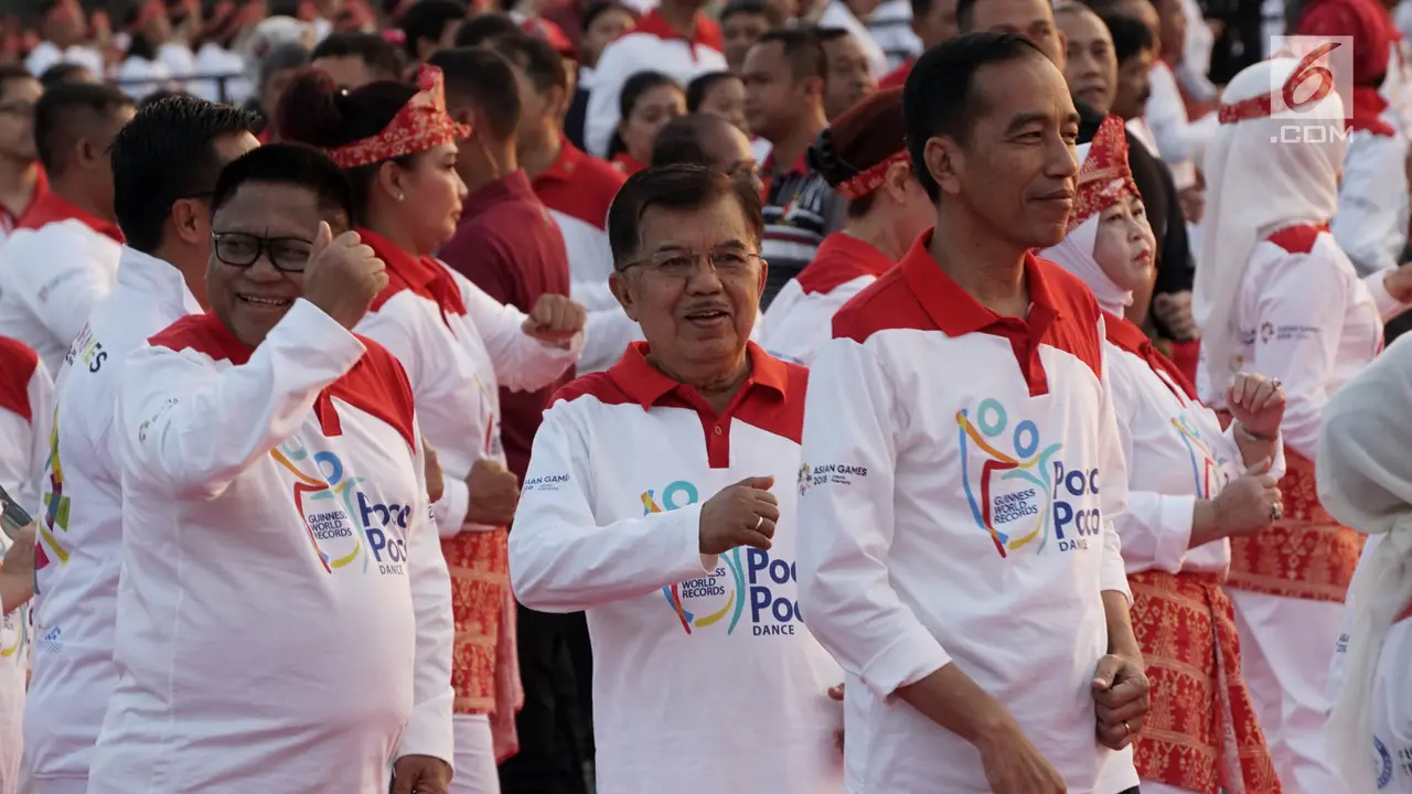 Gaya Jokowi dan Jusuf Kalla Meriahkan Pemecahan Rekor Tari Poco-Poco