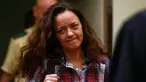 Terdakwa Beate Zschaepe saat akan menjalani persidangan di Munich, Jerman, Selasa (10/11/2015).  Zschaepe dituduh membantu sekelompok separatis seperti Neo-Nazisme dan Nasional Sosialis Underground dalam melakukan aksi kriminal. (REUTERS/Michael Dalder)