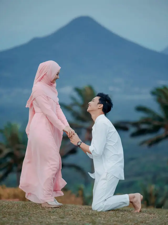 Rey Mbayang dan Dinda Hauw. (Foto: Instagram @rey_mbayang)