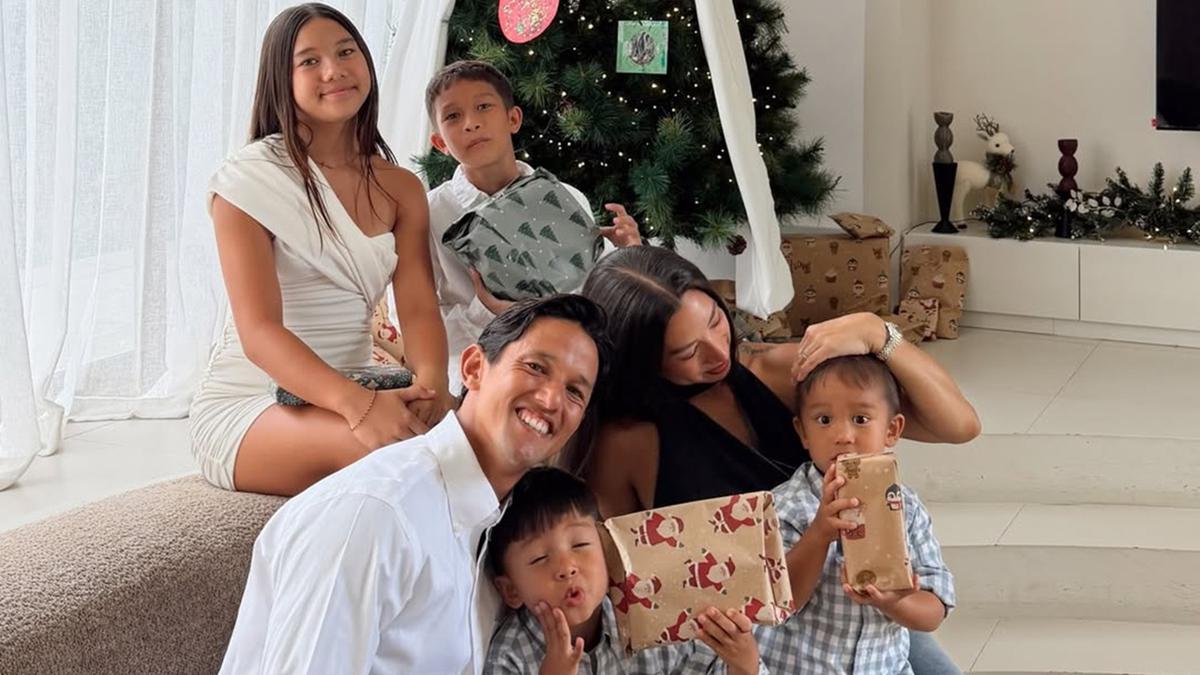 Potret 6 Keluarga Artis Beda Keyakinan Rayakan Natal 2025, Penuh Toleransi dan Kehangatan