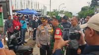 Penertiban praktik prakir liar di Stadion Si Jalak Harupat, Kabupaten Bandung pada Minggu (6/7/2025).