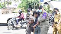 Jelang Ramadan, sebanyak 13 tunawisma dan pengemis di Kabupaten Tangerang, diamankan Satpol PP, Kamis (31/3/2022).