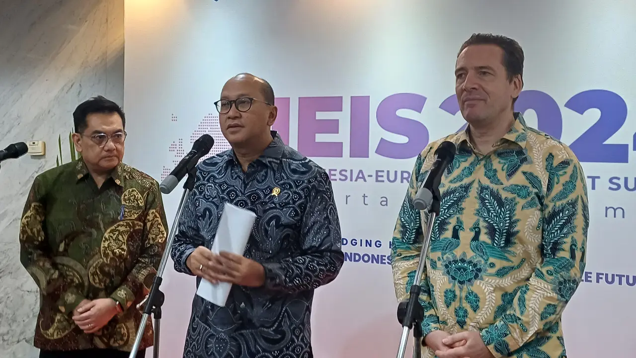 Menteri Investasi dan Hilirisasi/Kepala Badan Koordinasi Penanaman Modal (BKPM), Rosan Perkasa Roeslani, menawarkan akses potensi energi terbarukan di Indonesia