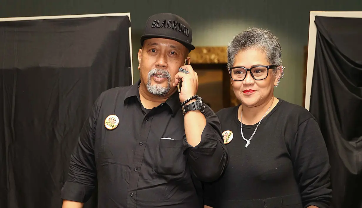 Pria yang mengawali kariernya sejak tahun 1979 tersebut optimis istrinya bisa melawan kanker yang dideritanya. Apalagi melihat perkembangan dari hari ke hari yang kian membaik. (Nurwahyunan/Bintang.com)