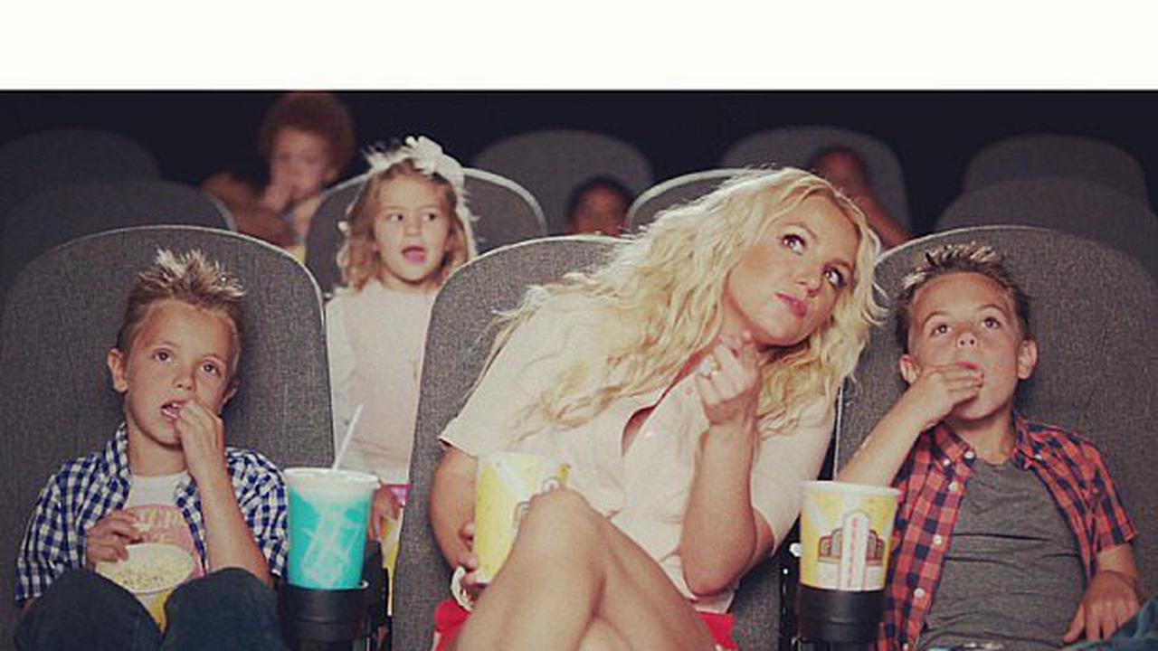 Potret Britney Spears, sang Super Mom Bersama Buah Hati