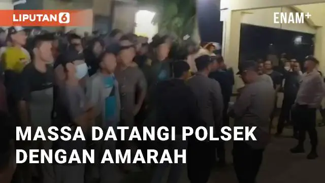 Peristiwa kontroversial terjadi di Polsek Kalirejo, Lampung Tengah. Selasa (6/3/2024). Warga datangi polsek dengan amarah, menuduh kepolisian melepaskan salah satu maling