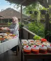 Usaha dari Teras Rumah yang Cepat Punya Pelanggan Tetap Model Katering Rumah Skala Kecil / Ilustrasi gambar oleh AI