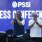 Dua anggota Exco PSSI, Endri Erawan dan Sumardji mengikuti sesi konferensi pers di Menara Mandiri, Jakarta, Selasa (16/12/2025).